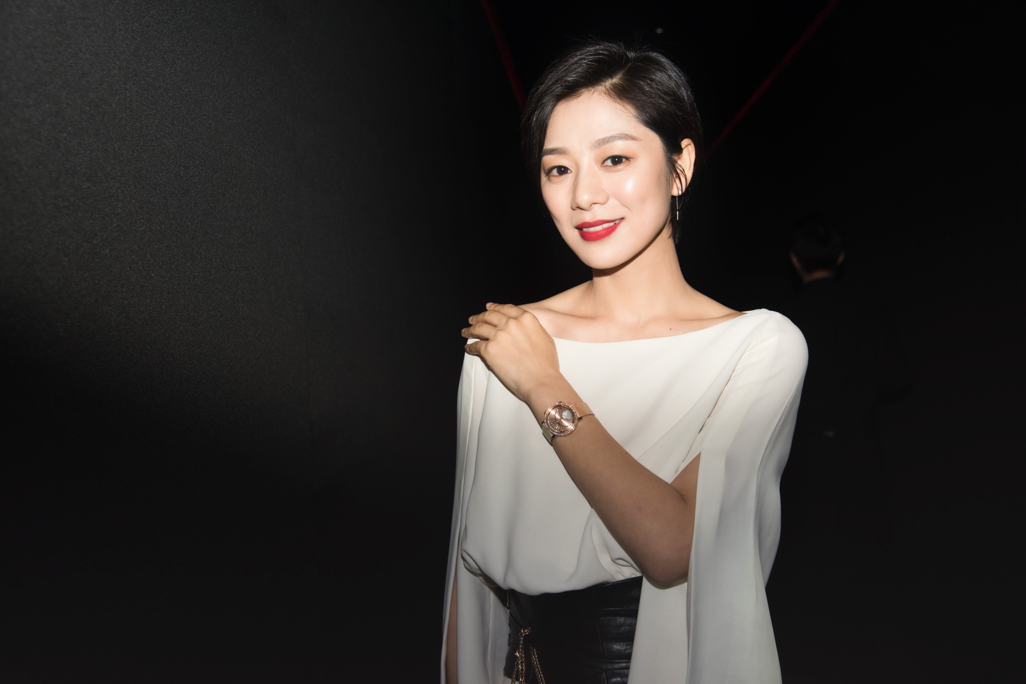 王真儿《迷失地铁》上海电影节展映 突破性挑战幻境心理师