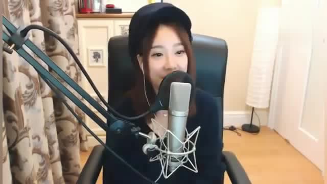 冯提莫翻唱一首金池的歌曲叫心在跳