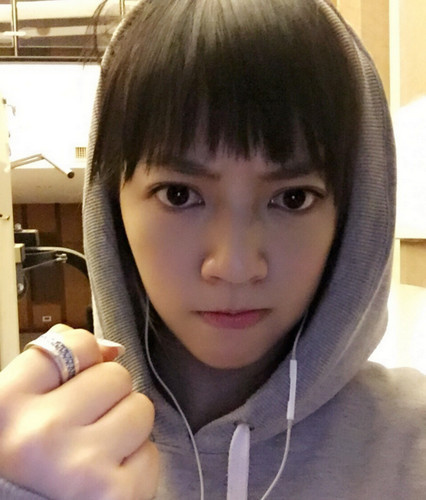 他的大女兒焦曼婷都有20歲了呢!長得非常甜美可愛.