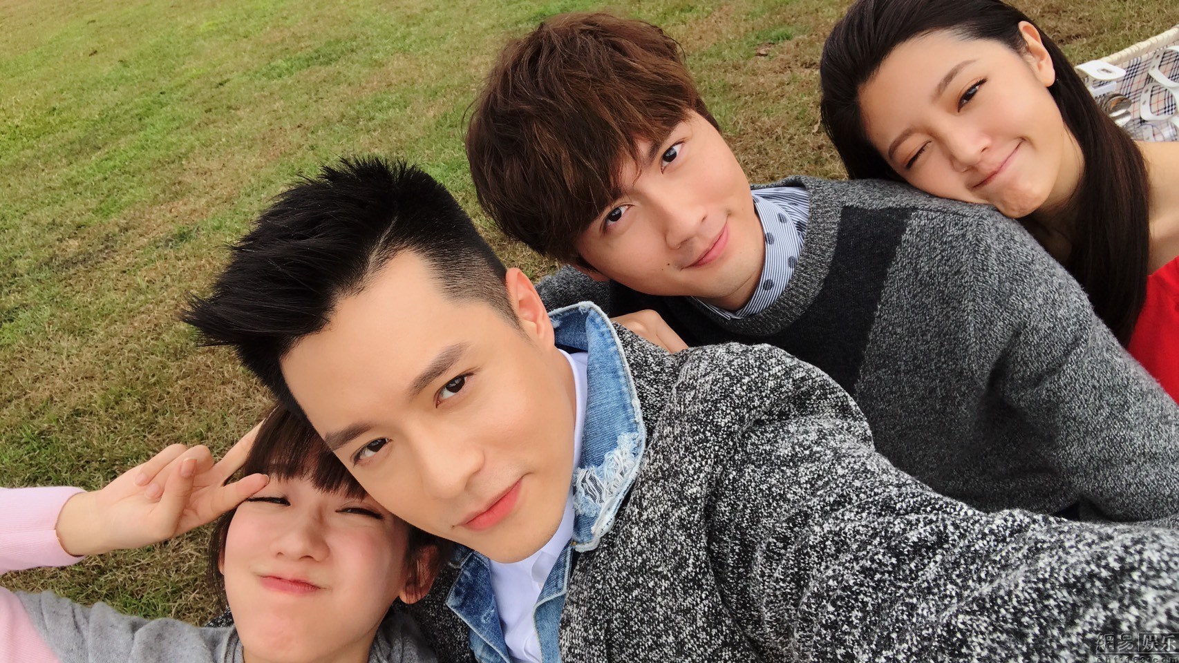 《钟楼爱人》将播 周汤豪孟耿如首次合作饰演青梅竹马