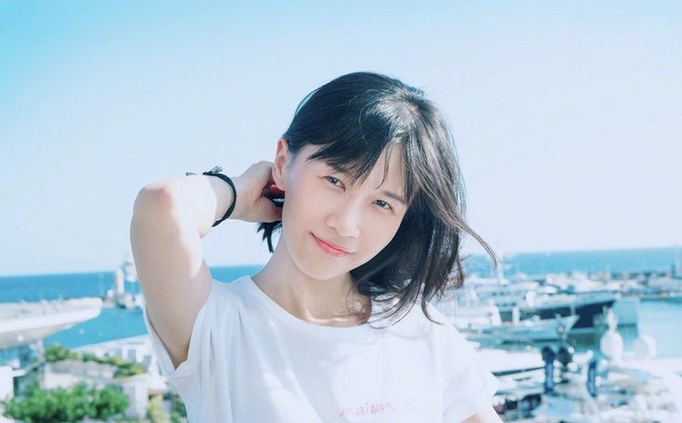 papi酱正式进入娱乐圈,网友:什么人都能演戏了