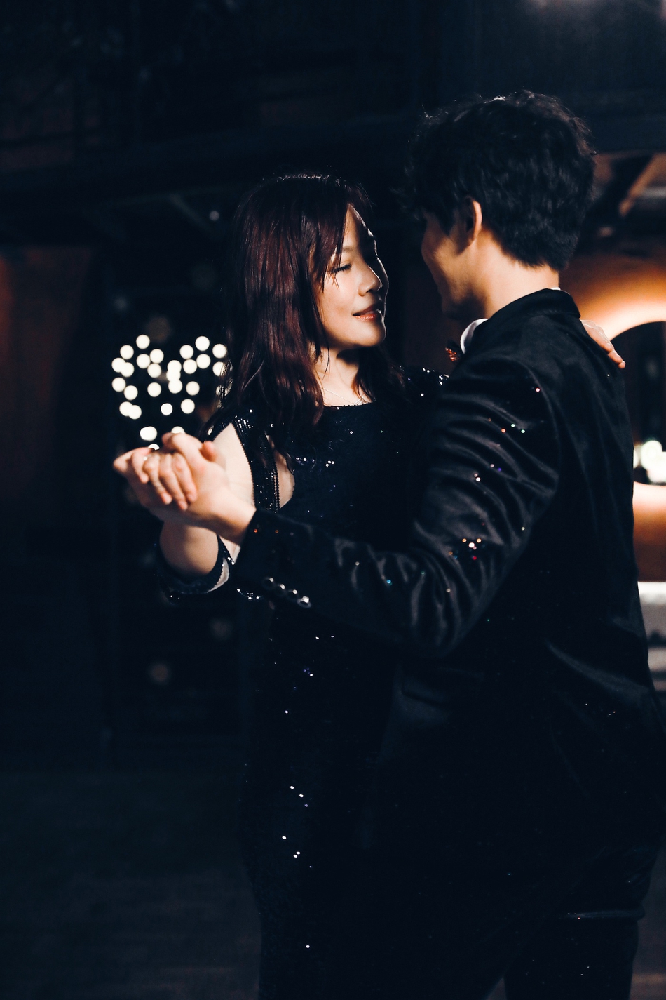 《婆婆和妈妈2》陈松伶张铎跳双人探戈 甜蜜拥吻气氛浪漫