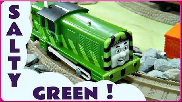 绿色托马斯小火车要去找工作,先找到车厢才能拉货哟!