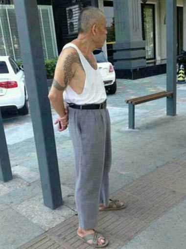 大爷的纹身好霸气啊