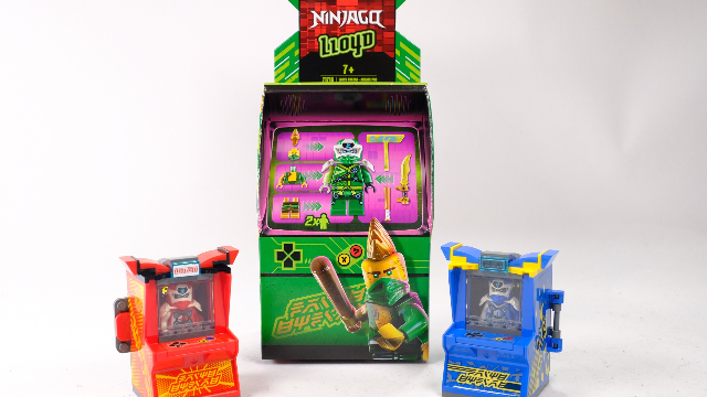 乐高搭建:乐高幻影忍者71716劳埃德的街机评测