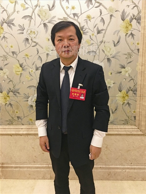 人大代表潘广军关注餐厨垃圾处理 要求强化依法管理