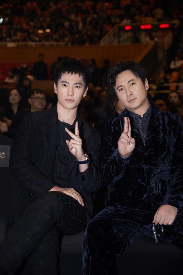 军艺颜值扛把子沈腾杨洋再同框!强行冷漠一本正经搞笑也是没谁了