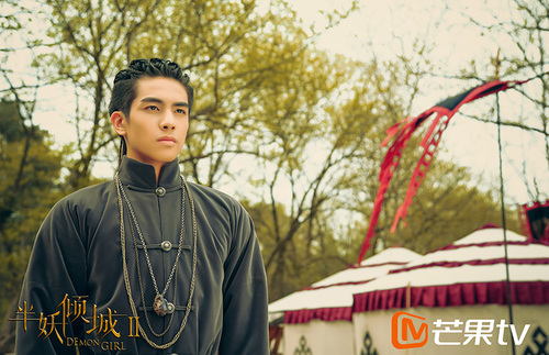 《半妖倾城2》宋威龙饰演半妖鼻祖应龙上演星球大战