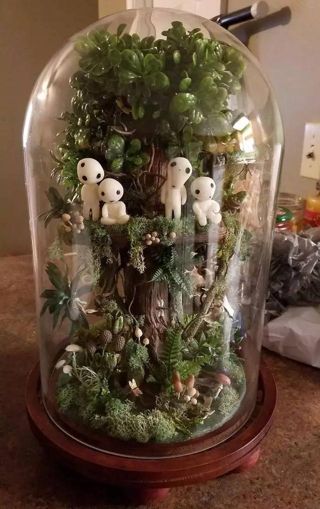 一个妈妈给孩子做的《幽灵公主》玻璃盆景,不错