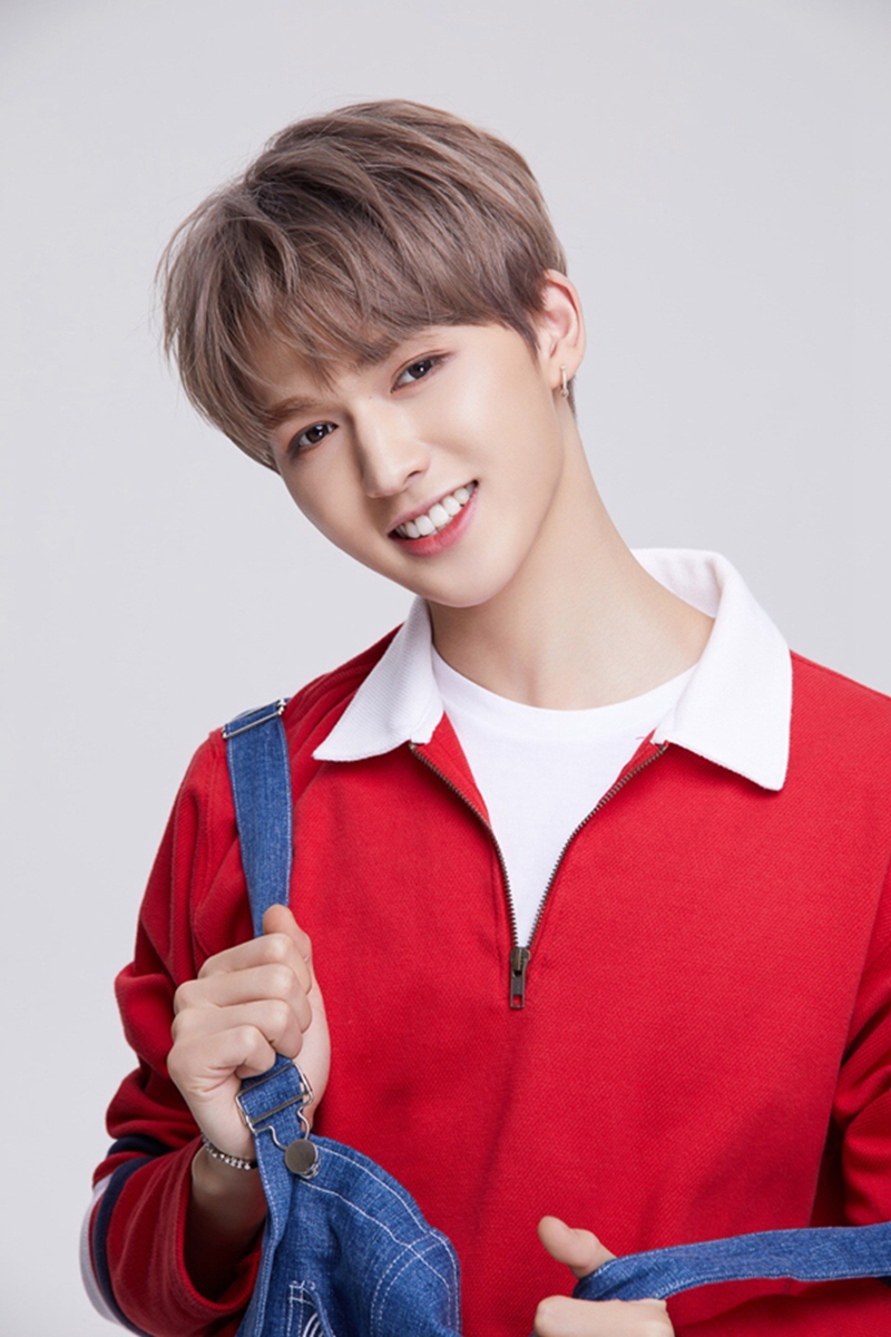 正能量爱豆新标杆 乐华七子朱正廷粉丝破四百万