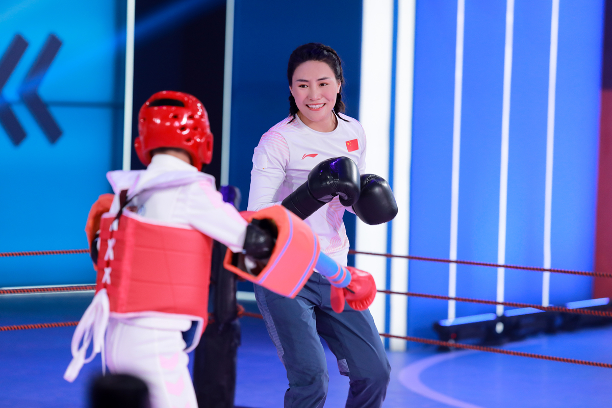 运动不一样5擂坛三冠王窦丹重拳出击s级突围赛火药味十足