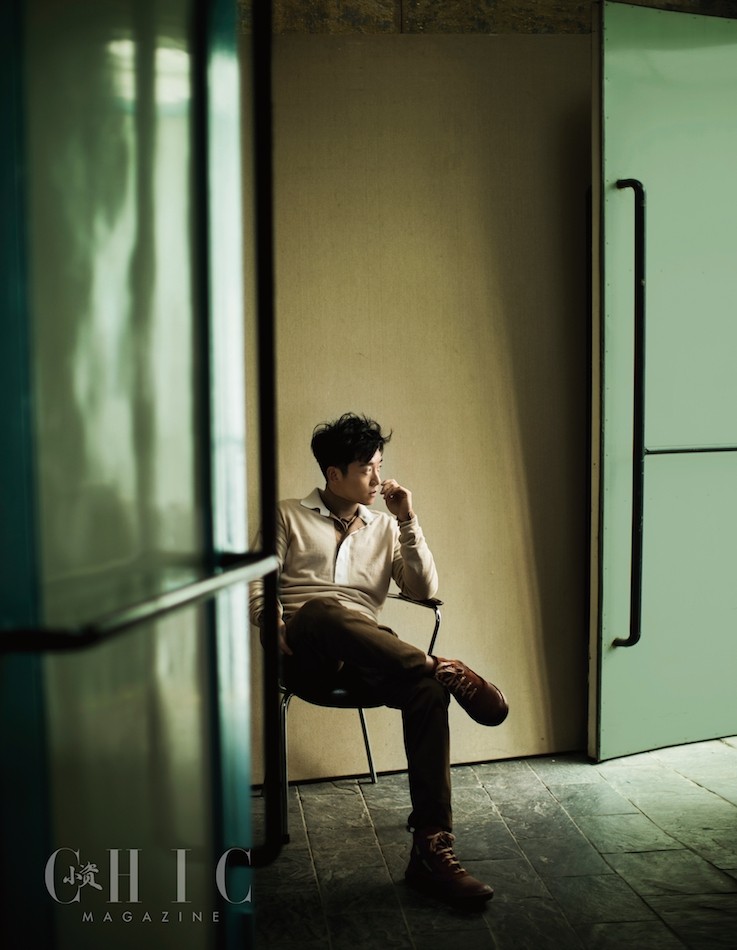 郑恺登杂志封面 黑白大片尽显质感男人魅力