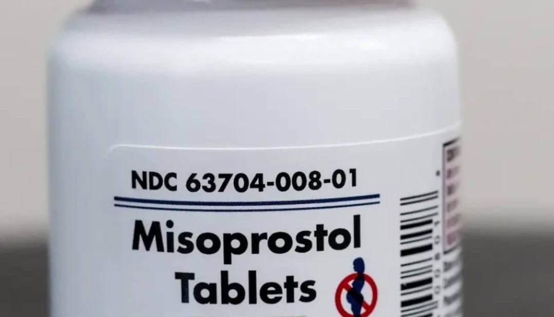 被男友强喂堕胎药