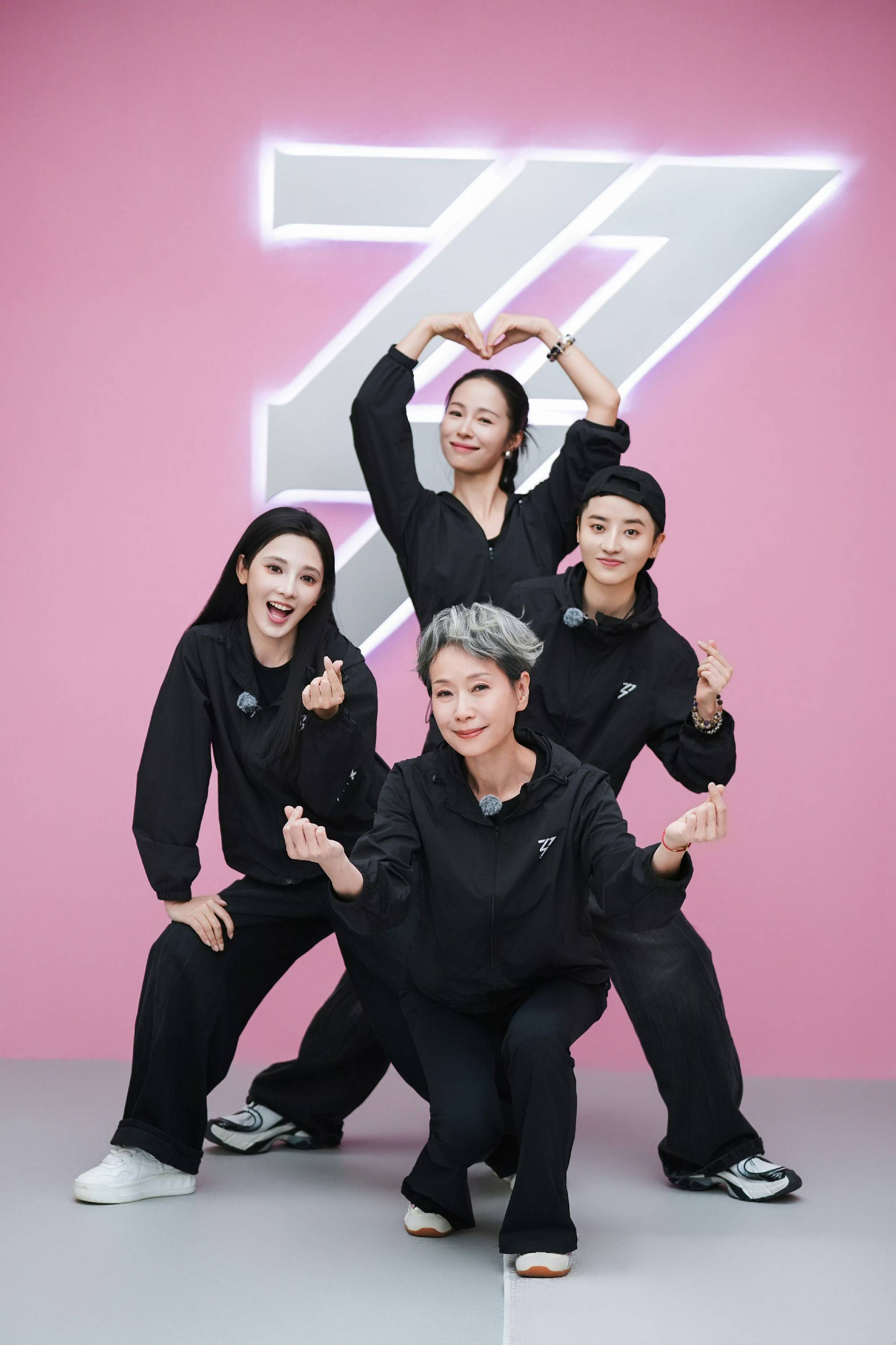 蒋一侨实力频获赞 《乘风2025》三公赛前秀《茶花开了》惊艳全场 - 360娱乐,你开心就好
