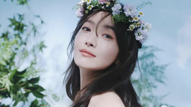 宋茜穿婚纱上红毯，红毯真成了婚礼现场？